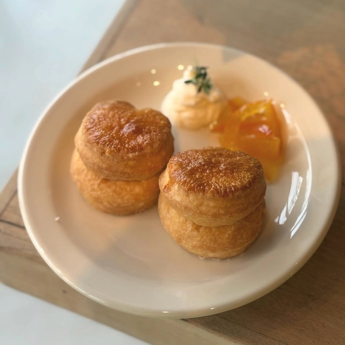 焼き立てのスコーン